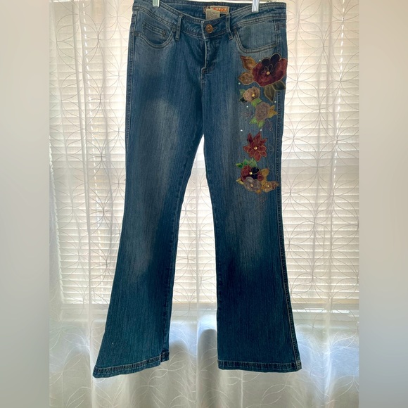 women’s/ juniors embroidered jeans - Picture 1 of 4